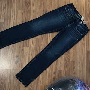 American eagle outfitters 🦅